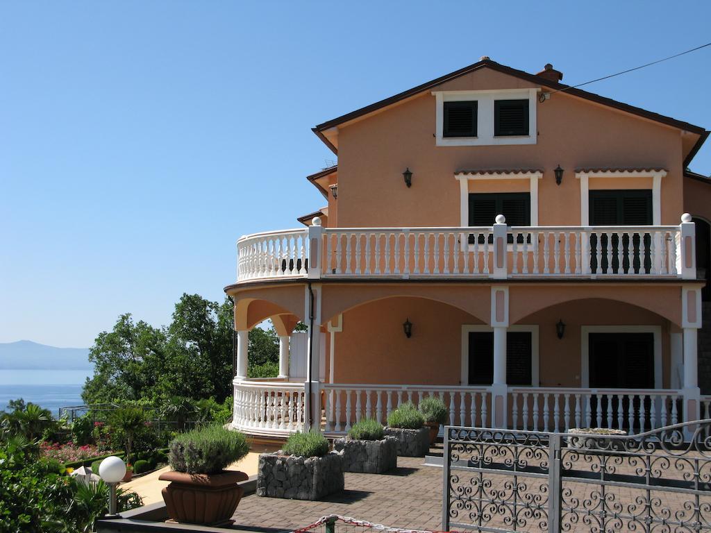 Bed And Breakfast Villa Iris Moscenicka Draga Exterior photo