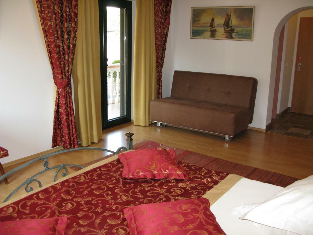 Bed And Breakfast Villa Iris Moscenicka Draga Exterior photo